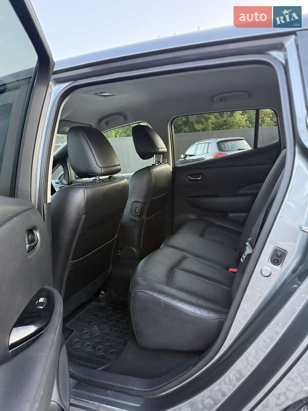Хетчбек Nissan Leaf 2013 в Дрогобичі