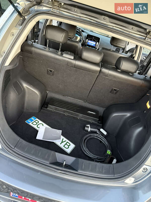 Хетчбек Nissan Leaf 2013 в Дрогобичі