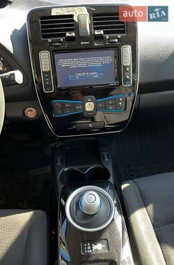 Хэтчбек Nissan Leaf 2015 в 