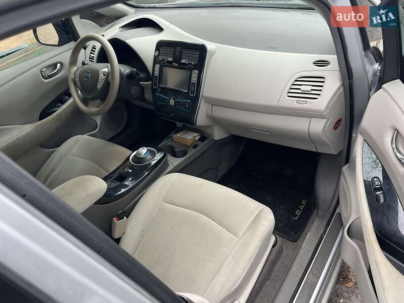 Хэтчбек Nissan Leaf 2011 в Звягеле фото 5 Хэтчбек Nissan Leaf 2011 в Звягеле