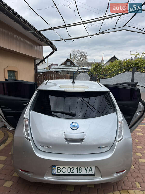 Хэтчбек Nissan Leaf 2013 в Буске фото 8 Хэтчбек Nissan Leaf 2013 в Буске