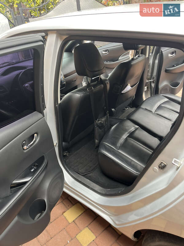 Хэтчбек Nissan Leaf 2013 в Буске фото 11 Хэтчбек Nissan Leaf 2013 в Буске
