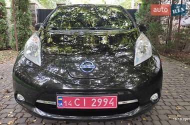 Хэтчбек Nissan Leaf 2015 в 