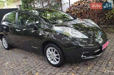 Хэтчбек Nissan Leaf 2015 в 