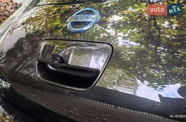 Хэтчбек Nissan Leaf 2015 в 