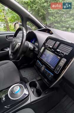 Хэтчбек Nissan Leaf 2015 в 