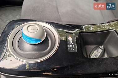 Хэтчбек Nissan Leaf 2015 в 