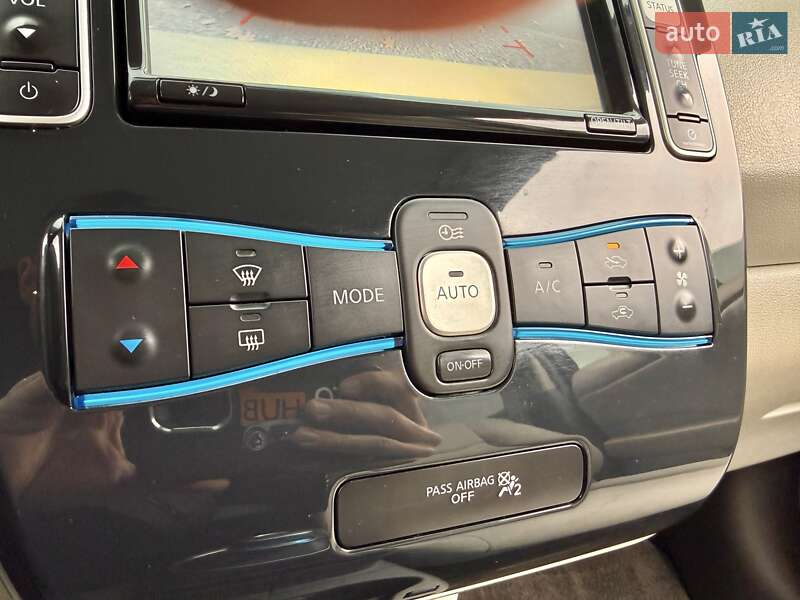 Хэтчбек Nissan Leaf 2011 в Харькове