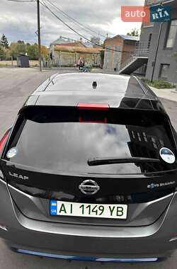 Хэтчбек Nissan Leaf 2019 в 
