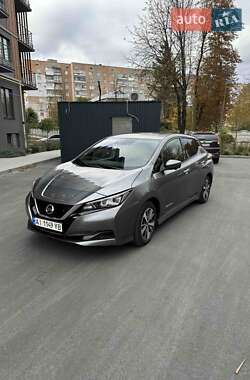 Хэтчбек Nissan Leaf 2019 в 
