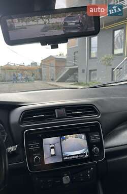 Хэтчбек Nissan Leaf 2019 в 
