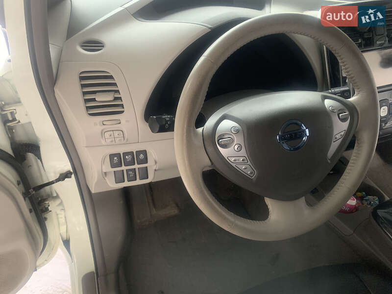 Хэтчбек Nissan Leaf 2012 в Трускавце фото 16 Хэтчбек Nissan Leaf 2012 в Трускавце