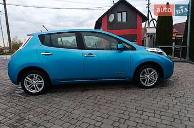 Хэтчбек Nissan Leaf 2013 в 