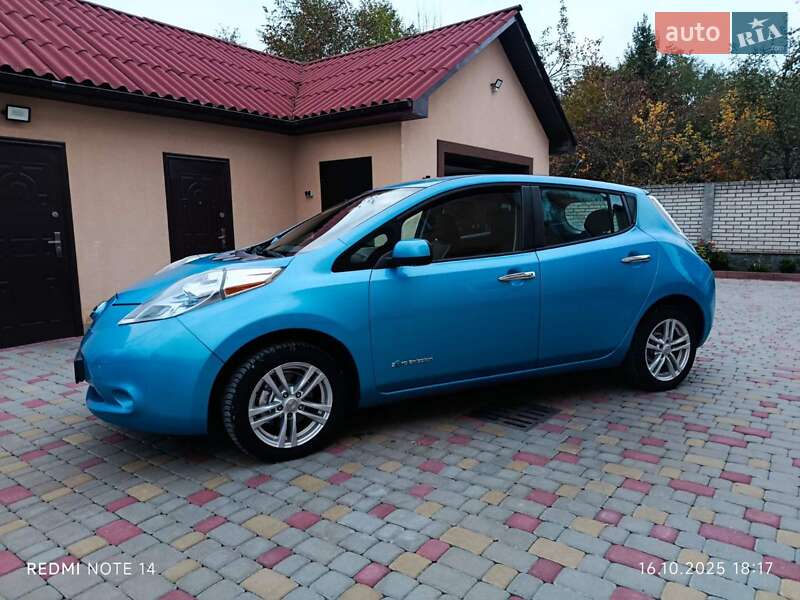 Хетчбек Nissan Leaf 2013 в Івано-Франківську
