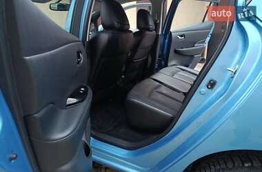 Хэтчбек Nissan Leaf 2013 в 