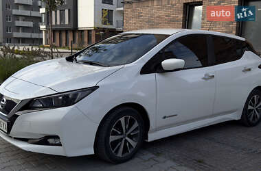 Хэтчбек Nissan Leaf 2019 в 
