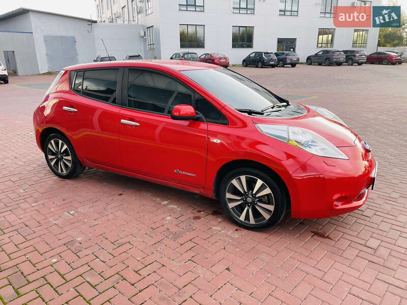 Хэтчбек Nissan Leaf 2016 в Ровно