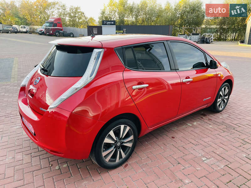Хэтчбек Nissan Leaf 2016 в Ровно