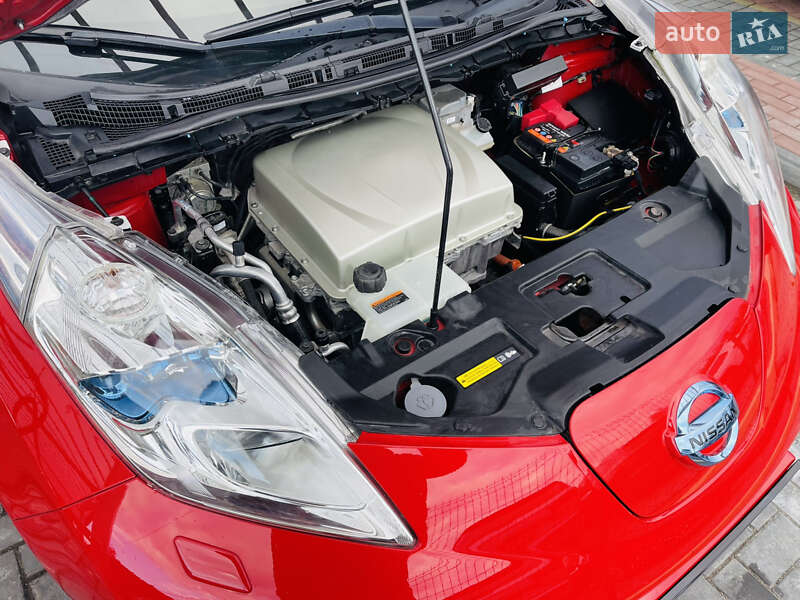 Хэтчбек Nissan Leaf 2016 в Ровно