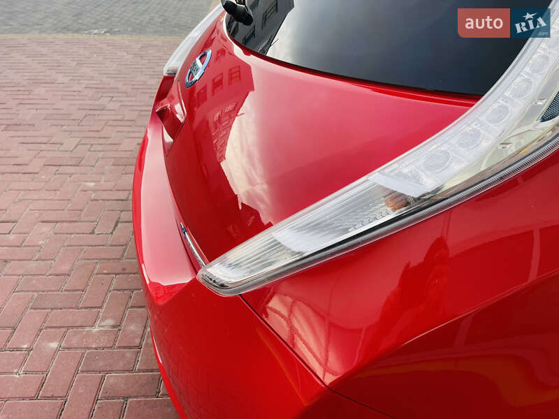 Хэтчбек Nissan Leaf 2016 в Ровно