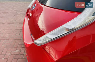 Хэтчбек Nissan Leaf 2016 в 