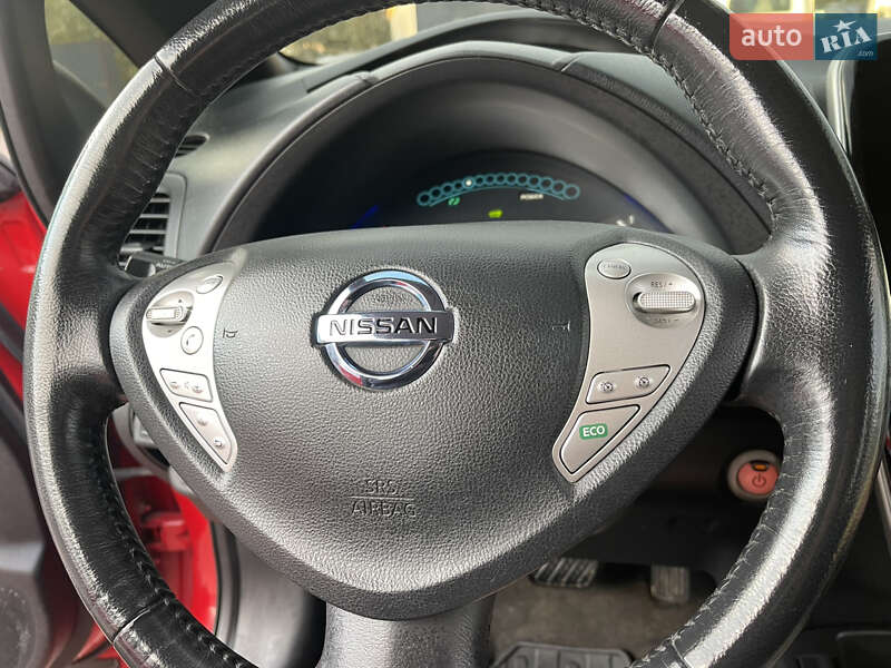 Хэтчбек Nissan Leaf 2016 в Ровно