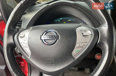 Хэтчбек Nissan Leaf 2016 в 