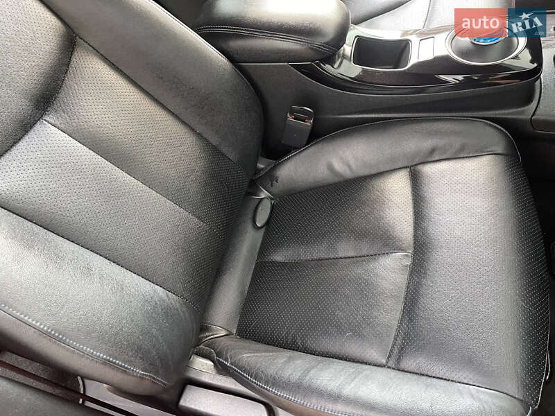 Хэтчбек Nissan Leaf 2016 в Ровно