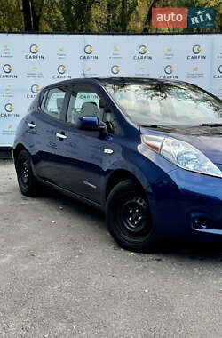 Хэтчбек Nissan Leaf 2016 в 