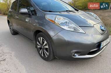 Хэтчбек Nissan Leaf 2014 в 