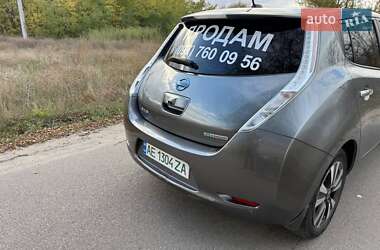 Хэтчбек Nissan Leaf 2014 в 