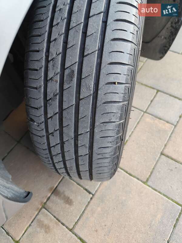 Хэтчбек Nissan Leaf 2016 в Ровно