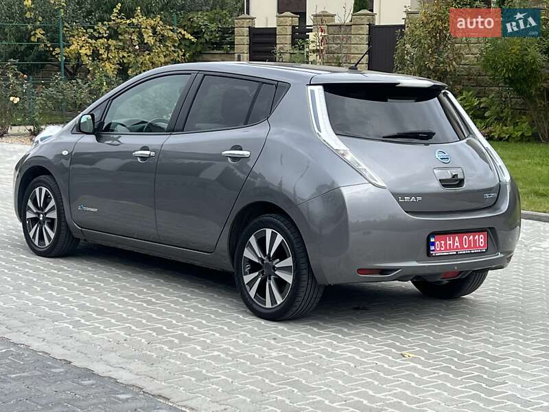 Хетчбек Nissan Leaf 2015 в Рівному