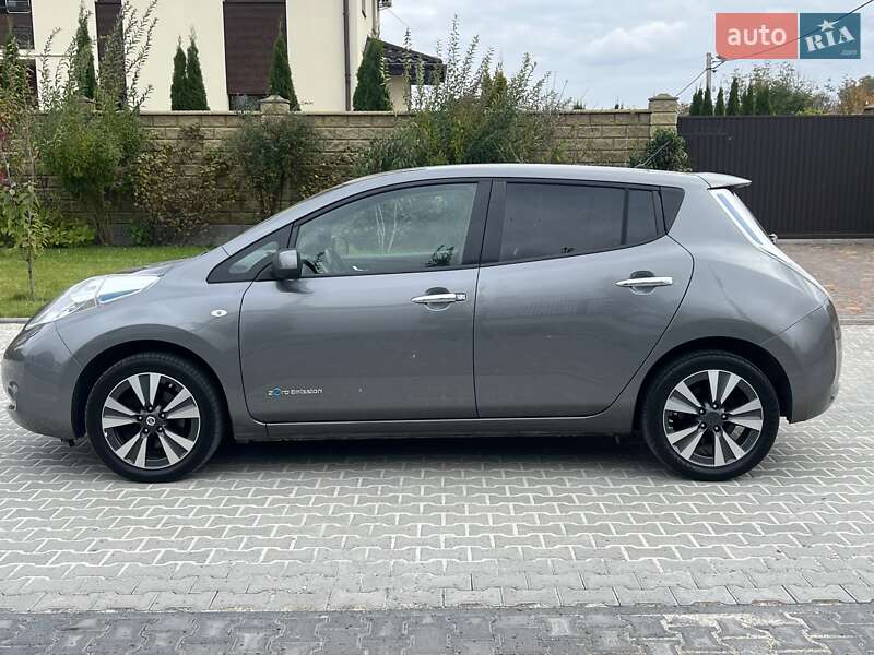 Хетчбек Nissan Leaf 2015 в Рівному