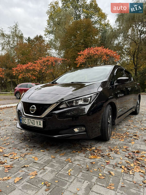 Хэтчбек Nissan Leaf 2018 в Дрогобыче