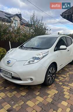 Хетчбек Nissan Leaf 2015 в Житомирі