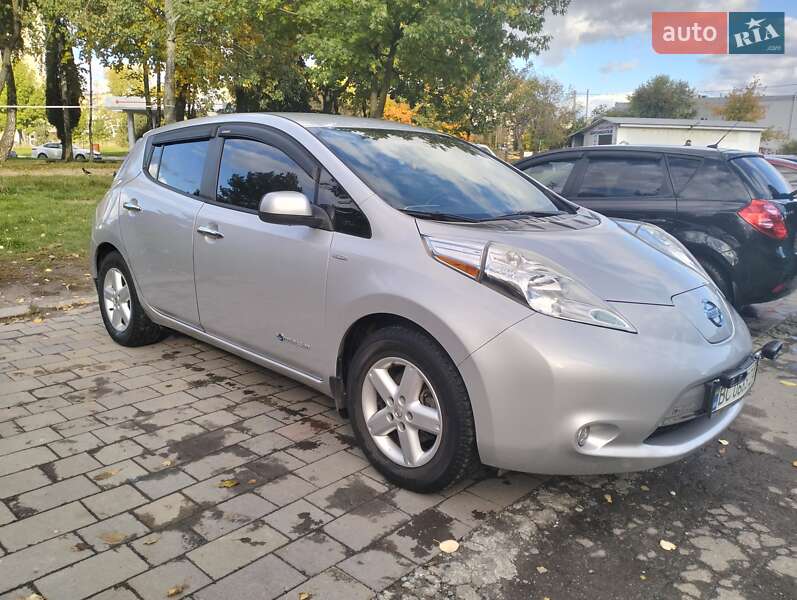 Хетчбек Nissan Leaf 2013 в Львові