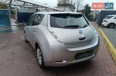 Хетчбек Nissan Leaf 2014 в 
