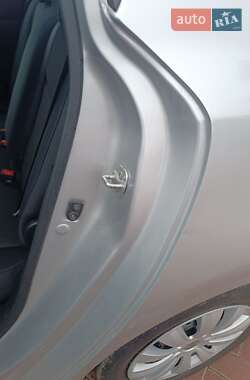 Хетчбек Nissan Leaf 2014 в 
