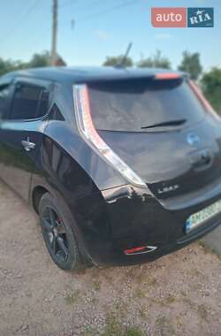 Хетчбек Nissan Leaf 2016 в 