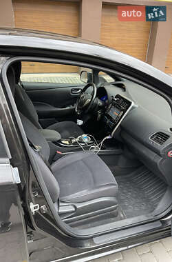 Хэтчбек Nissan Leaf 2014 в 