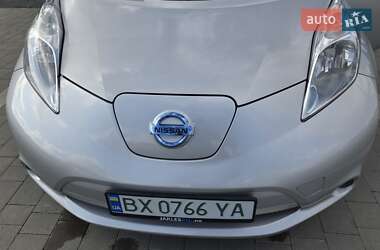 Хэтчбек Nissan Leaf 2016 в 