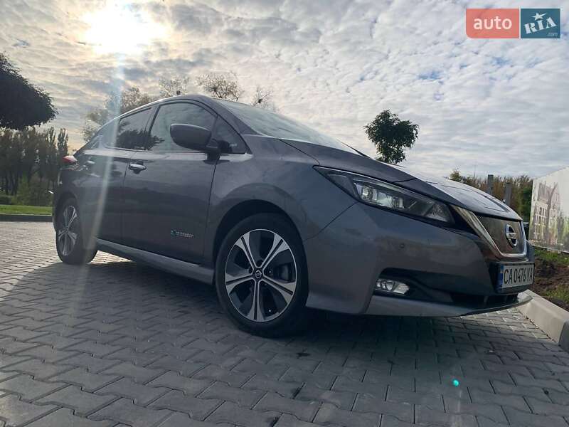 Хэтчбек Nissan Leaf 2018 в Умани