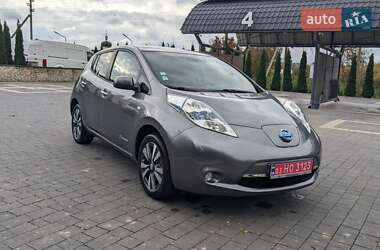Хэтчбек Nissan Leaf 2013 в 