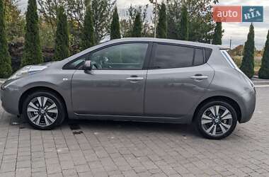 Хэтчбек Nissan Leaf 2013 в 