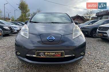 Хэтчбек Nissan Leaf 2013 в 