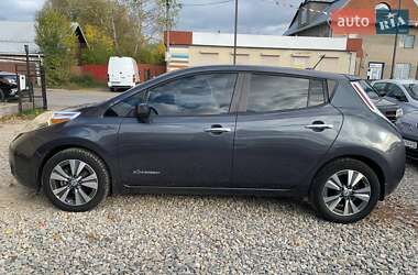 Хэтчбек Nissan Leaf 2013 в 