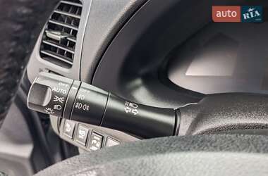 Хэтчбек Nissan Leaf 2013 в 