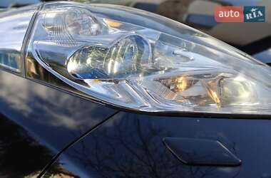 Хэтчбек Nissan Leaf 2014 в 