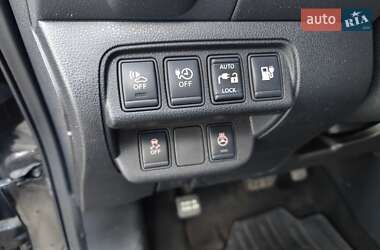 Хэтчбек Nissan Leaf 2014 в 